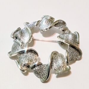 Vintage Signed Kramer Retro‎ Ribbon Wreath Circle Brooch Brushed Silver Tone  2"